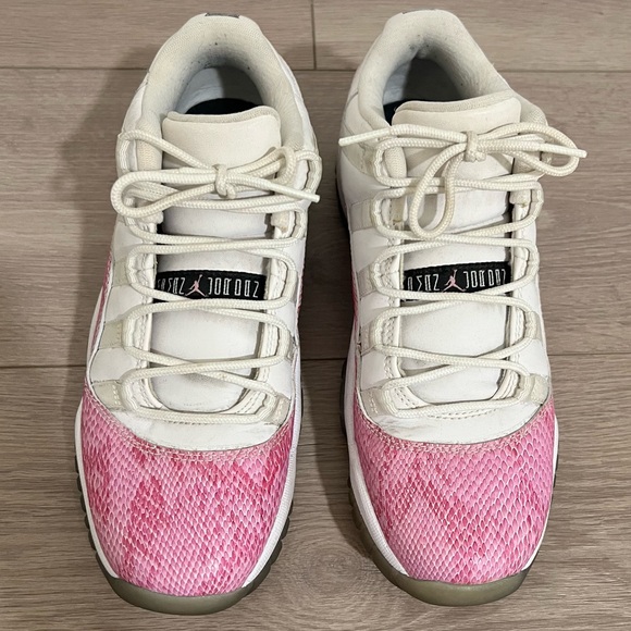 Jordan 11 Low Retro Pink Snakeskin 7y - Picture 2 of 11